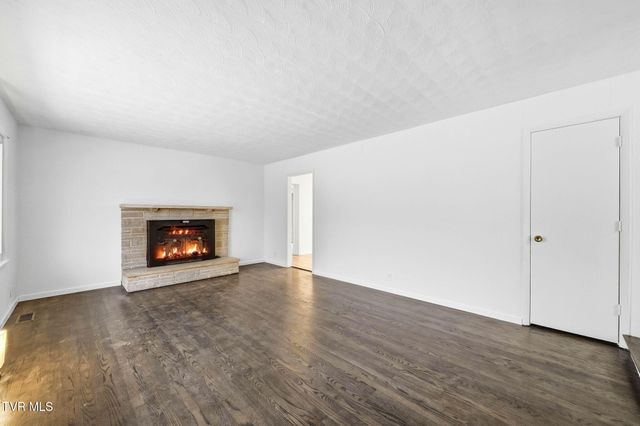 223 Poplar Hill Drive, Johnson City, TN 37604