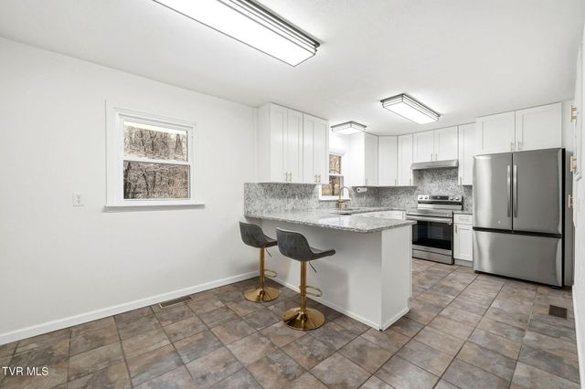 223 Poplar Hill Drive, Johnson City, TN 37604