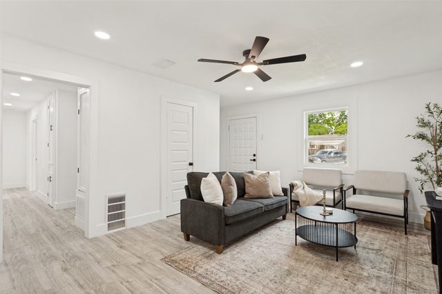 5325 Conroy Street, Fort Worth, TX 76134