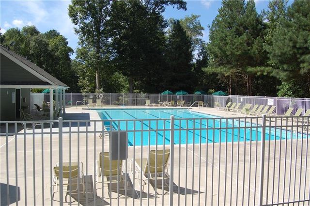 135 Sable Pointe Drive, Milton, GA 30004