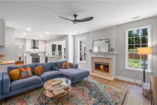 135 Sable Pointe Drive, Milton, GA 30004