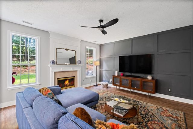 135 Sable Pointe Drive, Milton, GA 30004