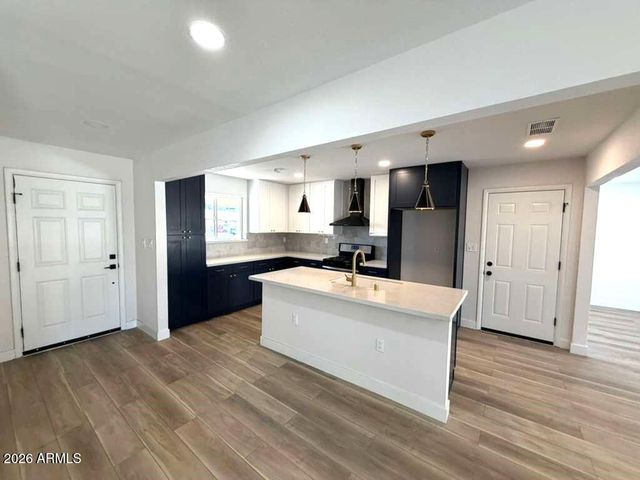 3836 W MYRTLE Avenue, Phoenix, AZ 85051