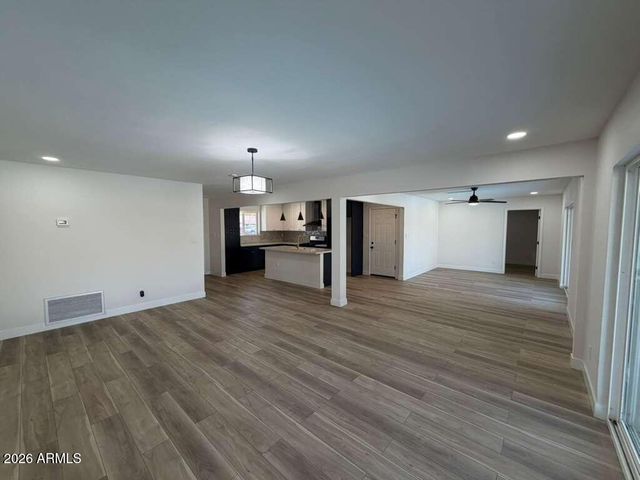 3836 W MYRTLE Avenue, Phoenix, AZ 85051