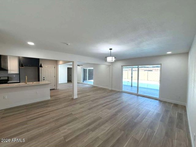 3836 W MYRTLE Avenue, Phoenix, AZ 85051