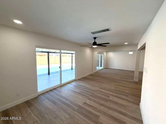 3836 W MYRTLE Avenue, Phoenix, AZ 85051