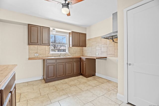 310 MERRY ANN DR, San Antonio, TX 78223