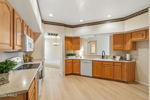 1747 E NORTHERN Avenue 102, Phoenix, AZ 85020