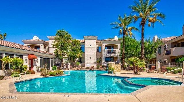 1747 E NORTHERN Avenue 102, Phoenix, AZ 85020
