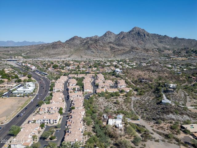 1747 E NORTHERN Avenue 102, Phoenix, AZ 85020