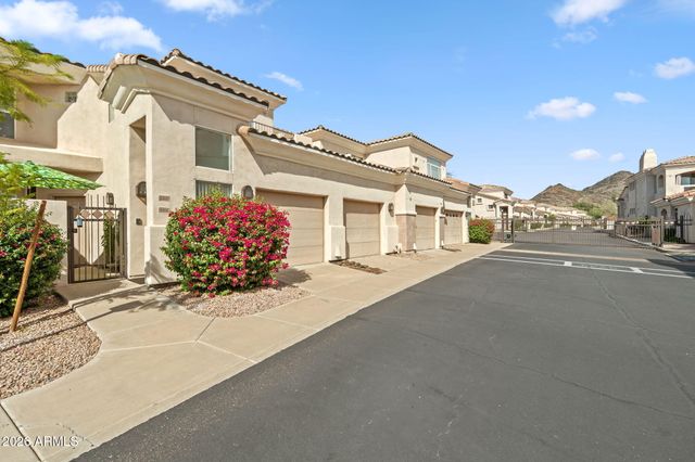 1747 E NORTHERN Avenue 102, Phoenix, AZ 85020