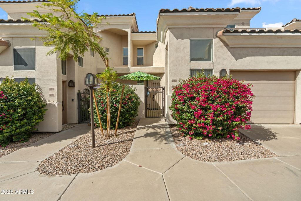 1747 E NORTHERN Avenue 102, Phoenix, AZ 85020