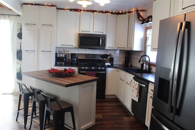 1834 Eaton Avenue, Leighton, IA 50143