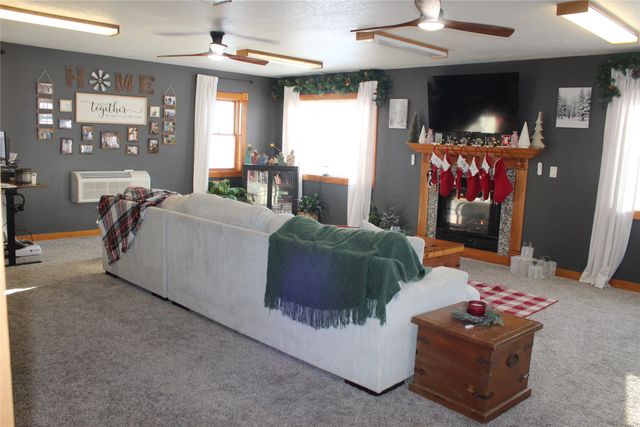 1834 Eaton Avenue, Leighton, IA 50143