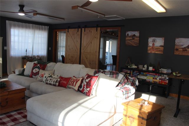 1834 Eaton Avenue, Leighton, IA 50143