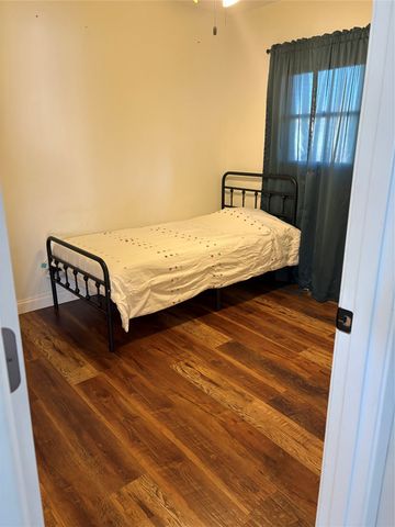 1834 Eaton Avenue, Leighton, IA 50143