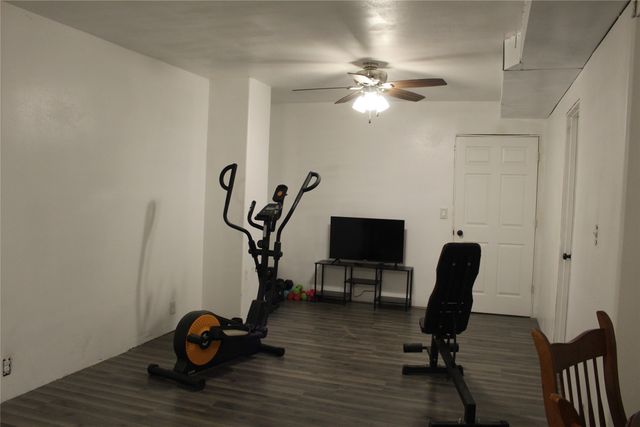 1834 Eaton Avenue, Leighton, IA 50143