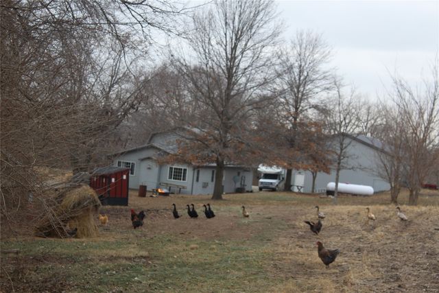 1834 Eaton Avenue, Leighton, IA 50143