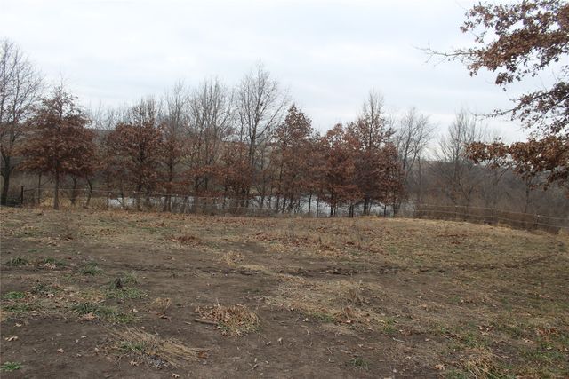 1834 Eaton Avenue, Leighton, IA 50143