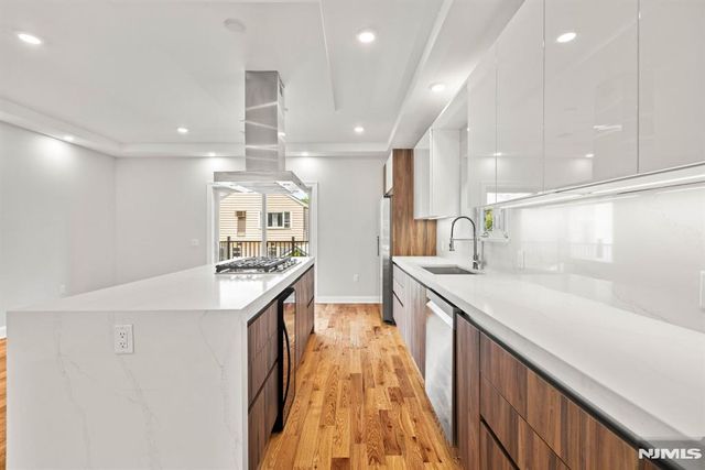 229 Wayne Avenue, Cliffside Park, NJ 07010