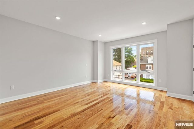 229 Wayne Avenue, Cliffside Park, NJ 07010