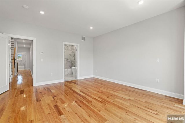 229 Wayne Avenue, Cliffside Park, NJ 07010
