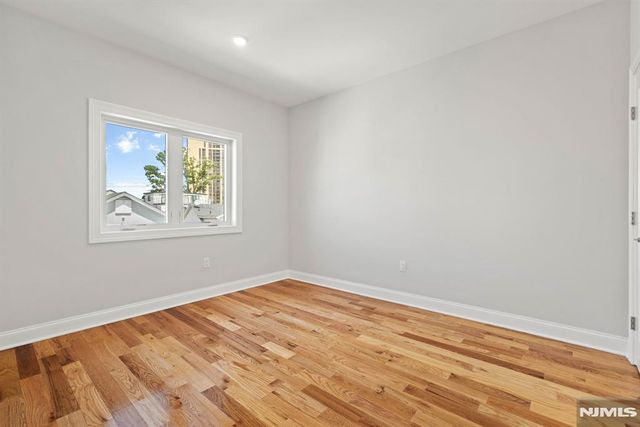 229 Wayne Avenue, Cliffside Park, NJ 07010