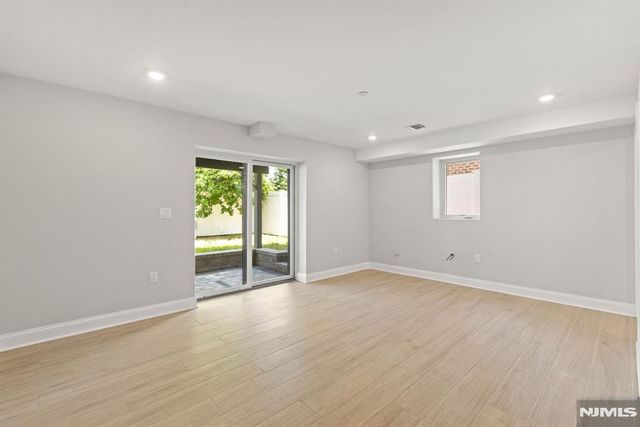 229 Wayne Avenue, Cliffside Park, NJ 07010