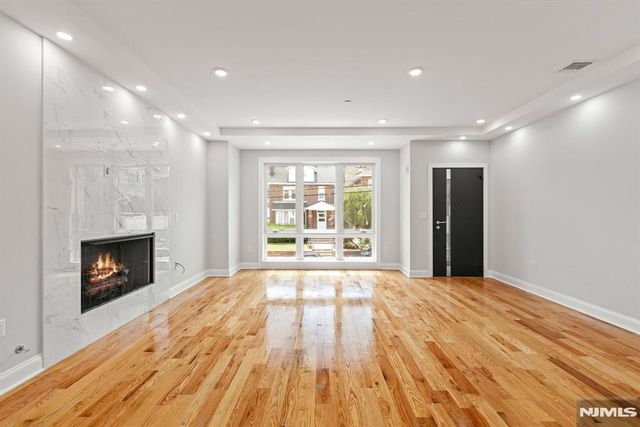 229 Wayne Avenue, Cliffside Park, NJ 07010