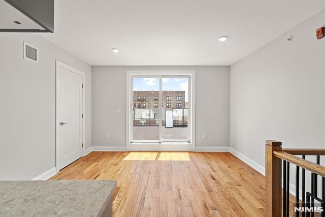 229 Wayne Avenue, Cliffside Park, NJ 07010