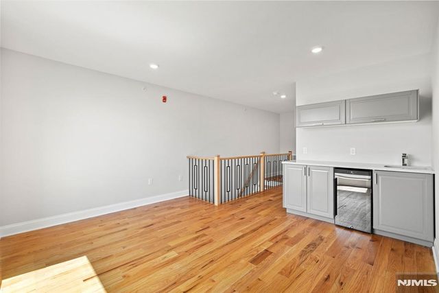 229 Wayne Avenue, Cliffside Park, NJ 07010