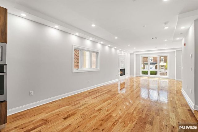 229 Wayne Avenue, Cliffside Park, NJ 07010