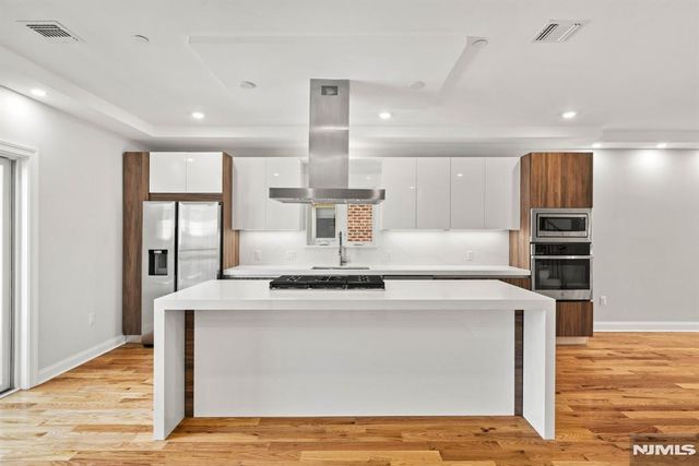 229 Wayne Avenue, Cliffside Park, NJ 07010