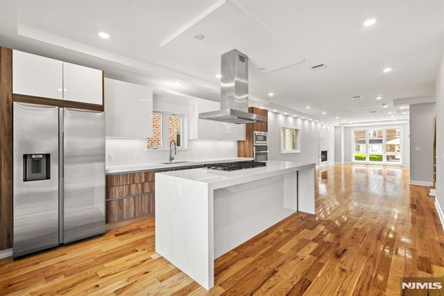 229 Wayne Avenue, Cliffside Park, NJ 07010