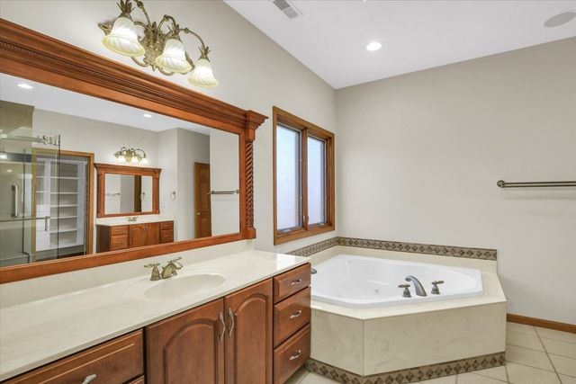 4412 Brittany Trail Drive, Champaign, IL 61822