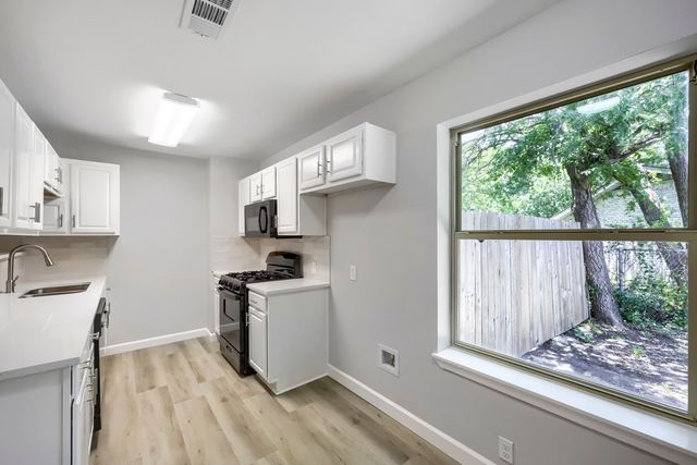 1521 Oakbrook Court, Lancaster, TX 75134