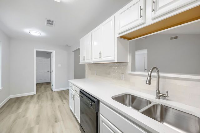 1521 Oakbrook Court, Lancaster, TX 75134