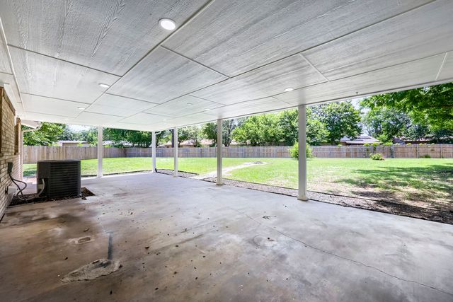 1521 Oakbrook Court, Lancaster, TX 75134