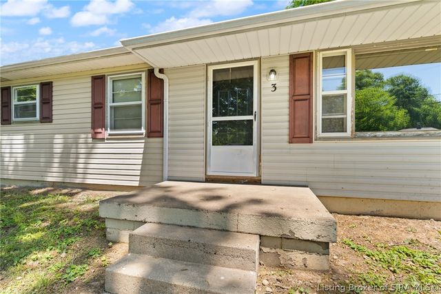 3 Graceland Way, Jeffersonville, IN 47130