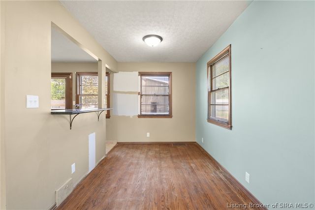 3 Graceland Way, Jeffersonville, IN 47130