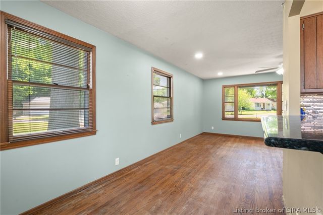 3 Graceland Way, Jeffersonville, IN 47130