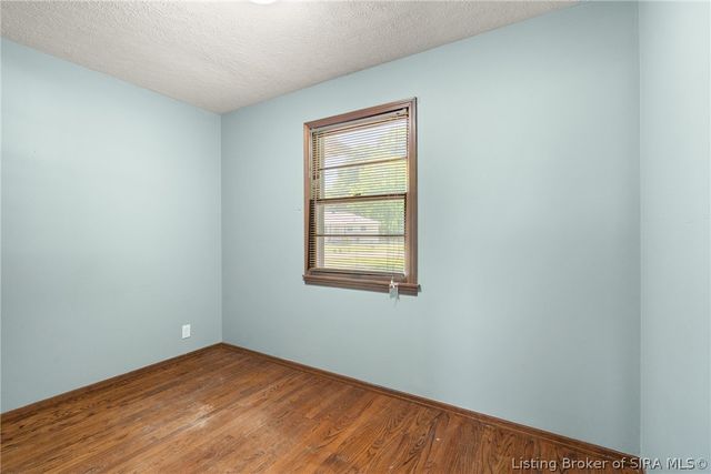 3 Graceland Way, Jeffersonville, IN 47130