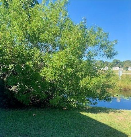 352 Mockingbird Avenue, Fort Pierce, FL 34982