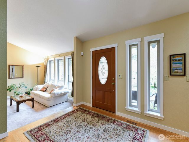 25216 238th Avenue SE, Maple Valley, WA 98038
