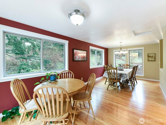 25216 238th Avenue SE, Maple Valley, WA 98038