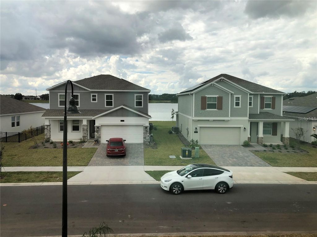 Image 3 of property listing at 3037 ELLA WAY, St Cloud, FL 34771