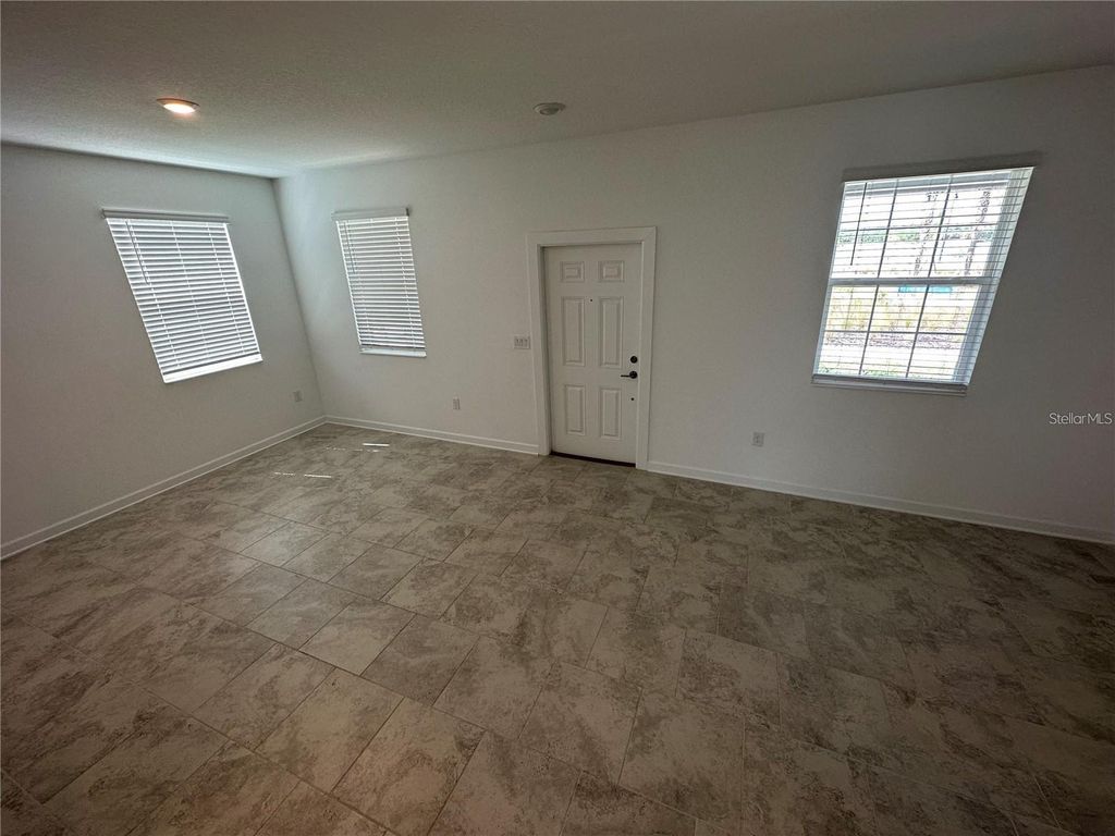 Image 10 of property listing at 3037 ELLA WAY, St Cloud, FL 34771