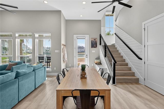 114 Barefoot Lane, Port Aransas, TX 78373