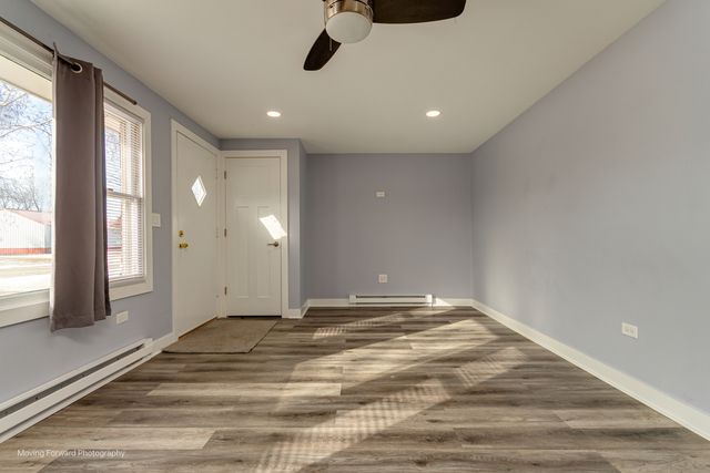 400 E Lafayette Street, Somonauk, IL 60552