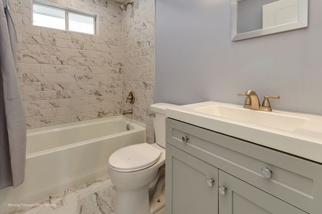 400 E Lafayette Street, Somonauk, IL 60552